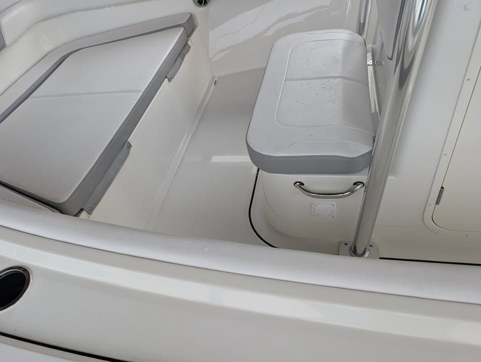 2025 Parker 21SE Center Console