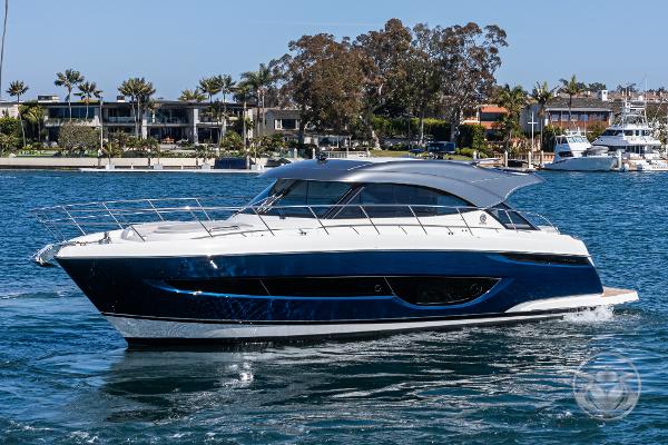 2025 Riviera 4600 Sport Yacht