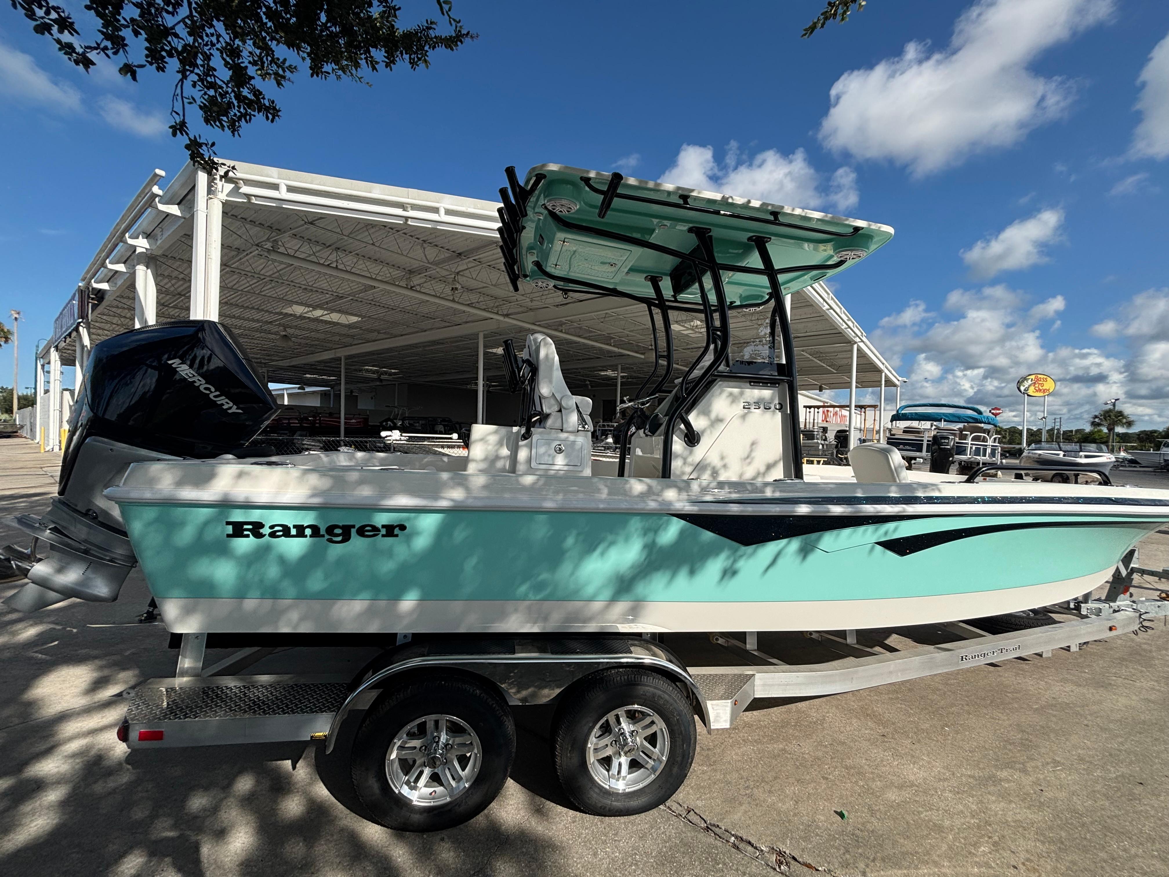 2025 Ranger 2360 Bay