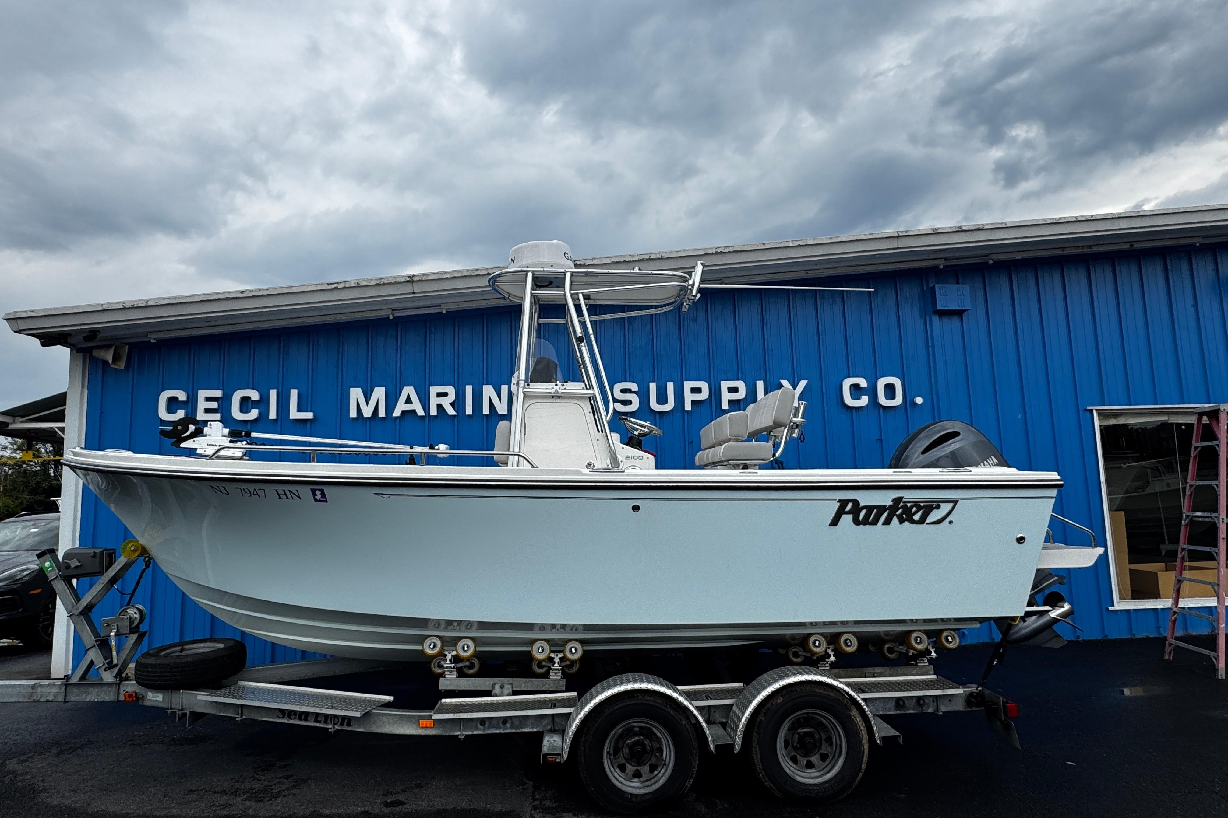 2021 Parker 2100 Center Console