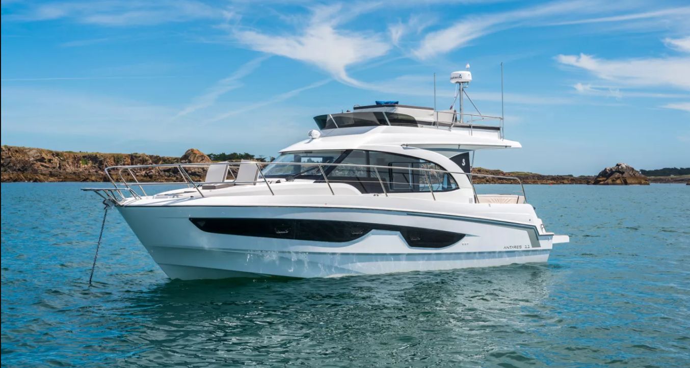 2026 Beneteau Antares 11 Fly