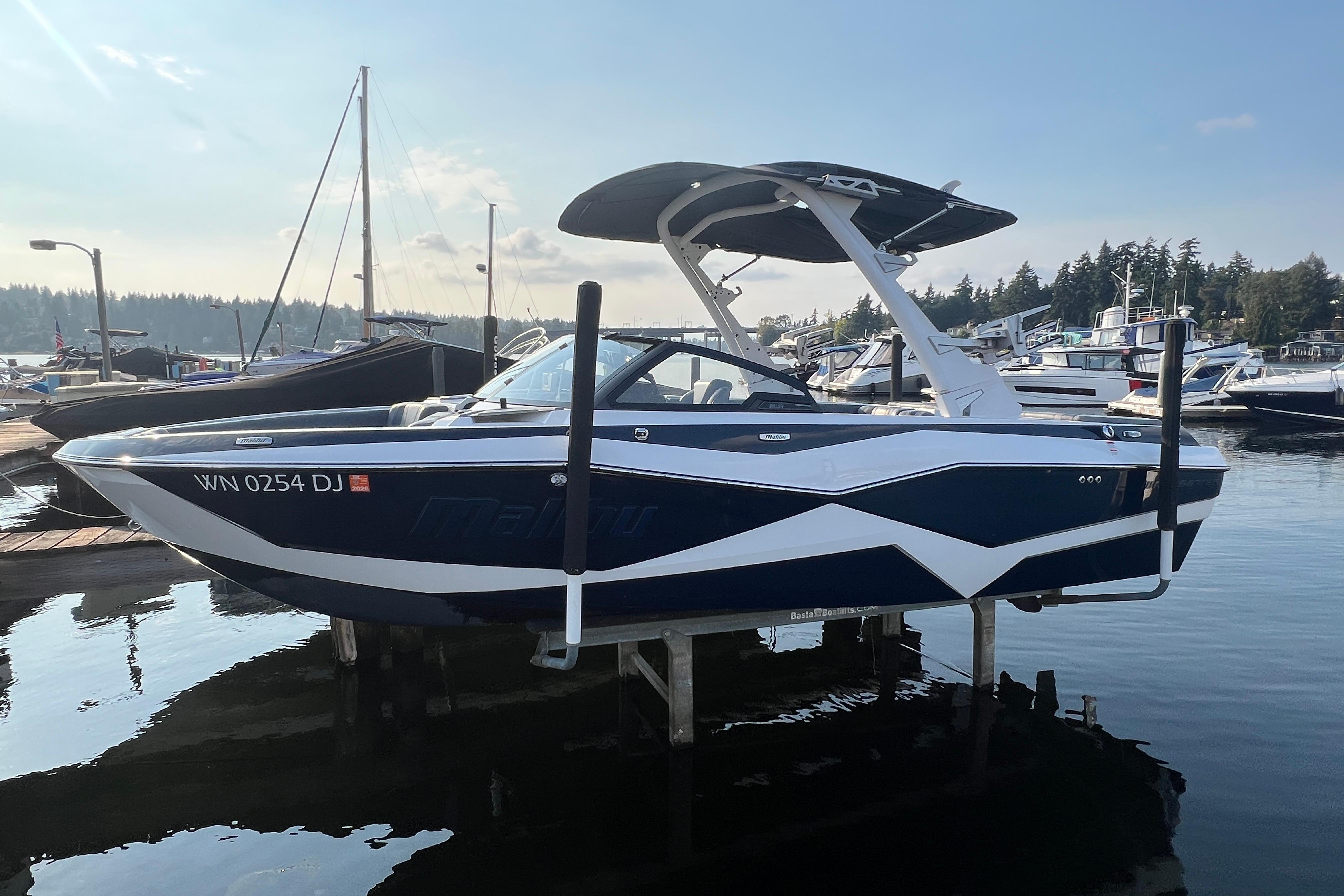 2023 Malibu Wakesetter 22 LSV