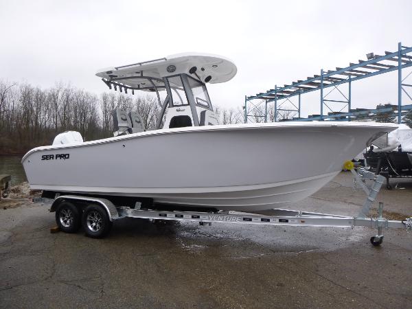 2025 Sea Pro 242 Center Console
