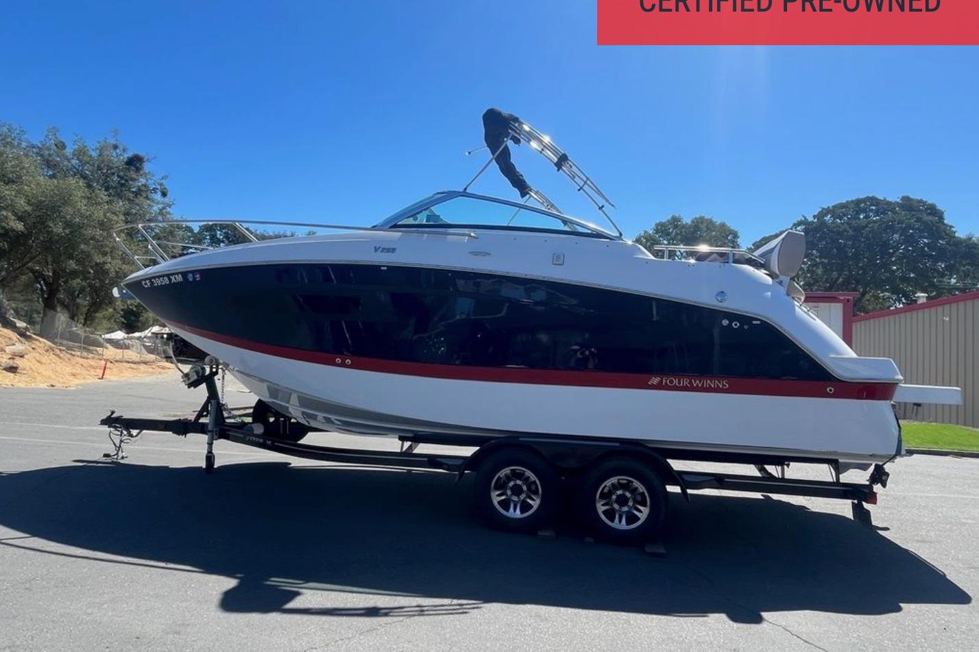 2020 Four Winns V255