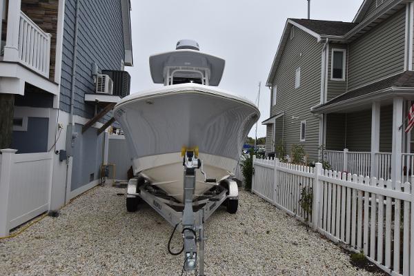 2023 Robalo R230 Center Console