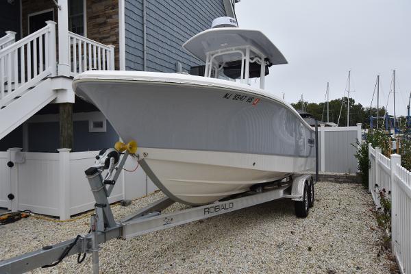 2023 Robalo R230 Center Console
