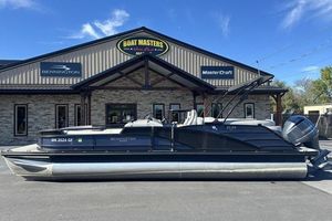 Bennington 24 RTFB 2021 Bennington 24 RTFB pontoon boat parked outside Boat Masters dealership.