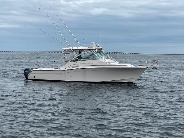 Grady-White Express 360