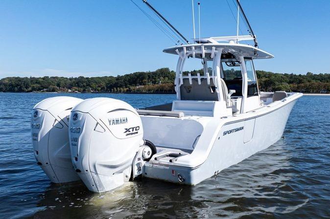 2024 Sportsman Open 322 Center Console