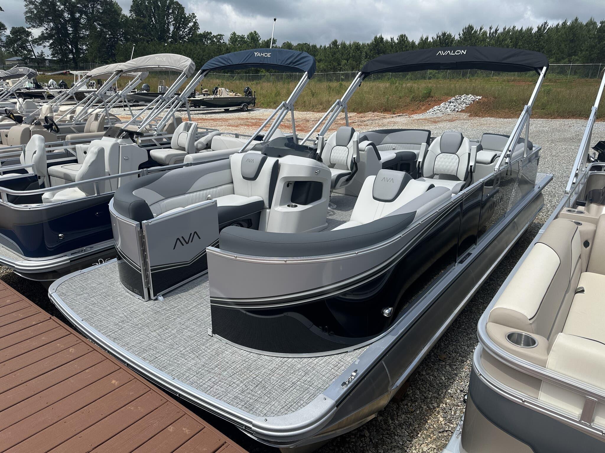 2025 Avalon LSZ Quad Lounger