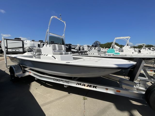 2025 Majek 18 M2