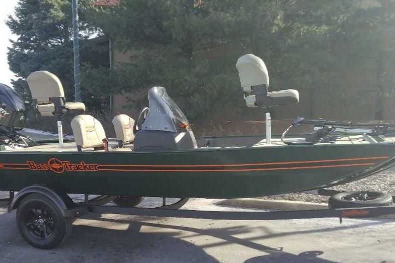 2026 Tracker Bass Tracker Classic Limited