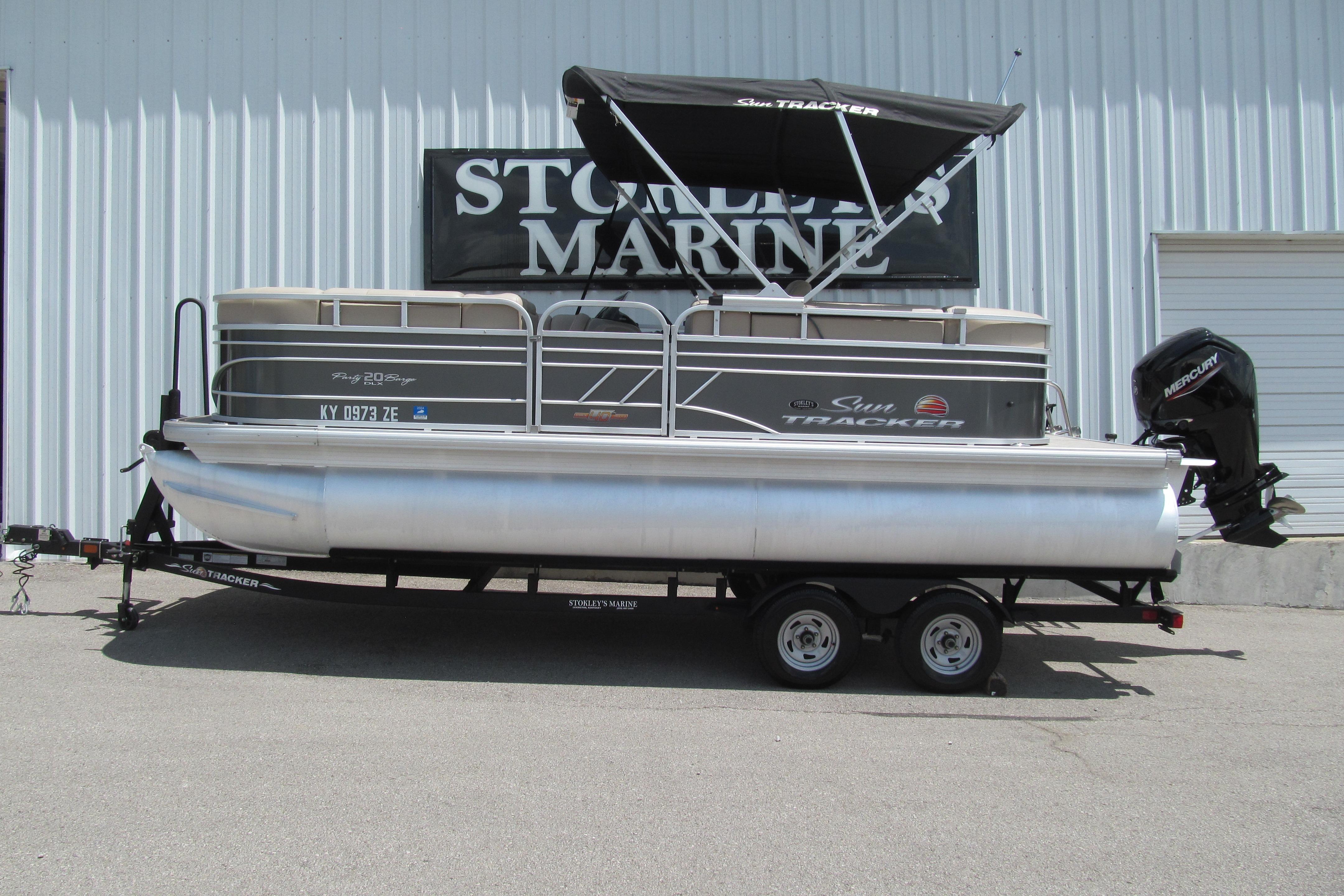 2023 Sun Tracker Party Barge 20 DLX