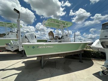 2026 Sea Pro 230 Bay