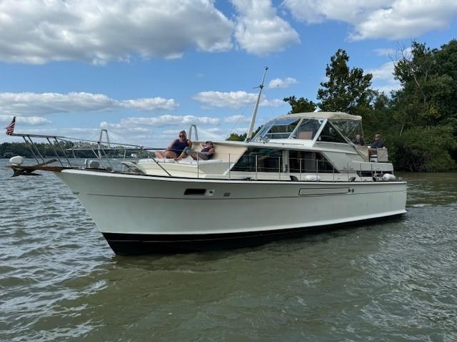 1968 Chris-Craft 42 Commander