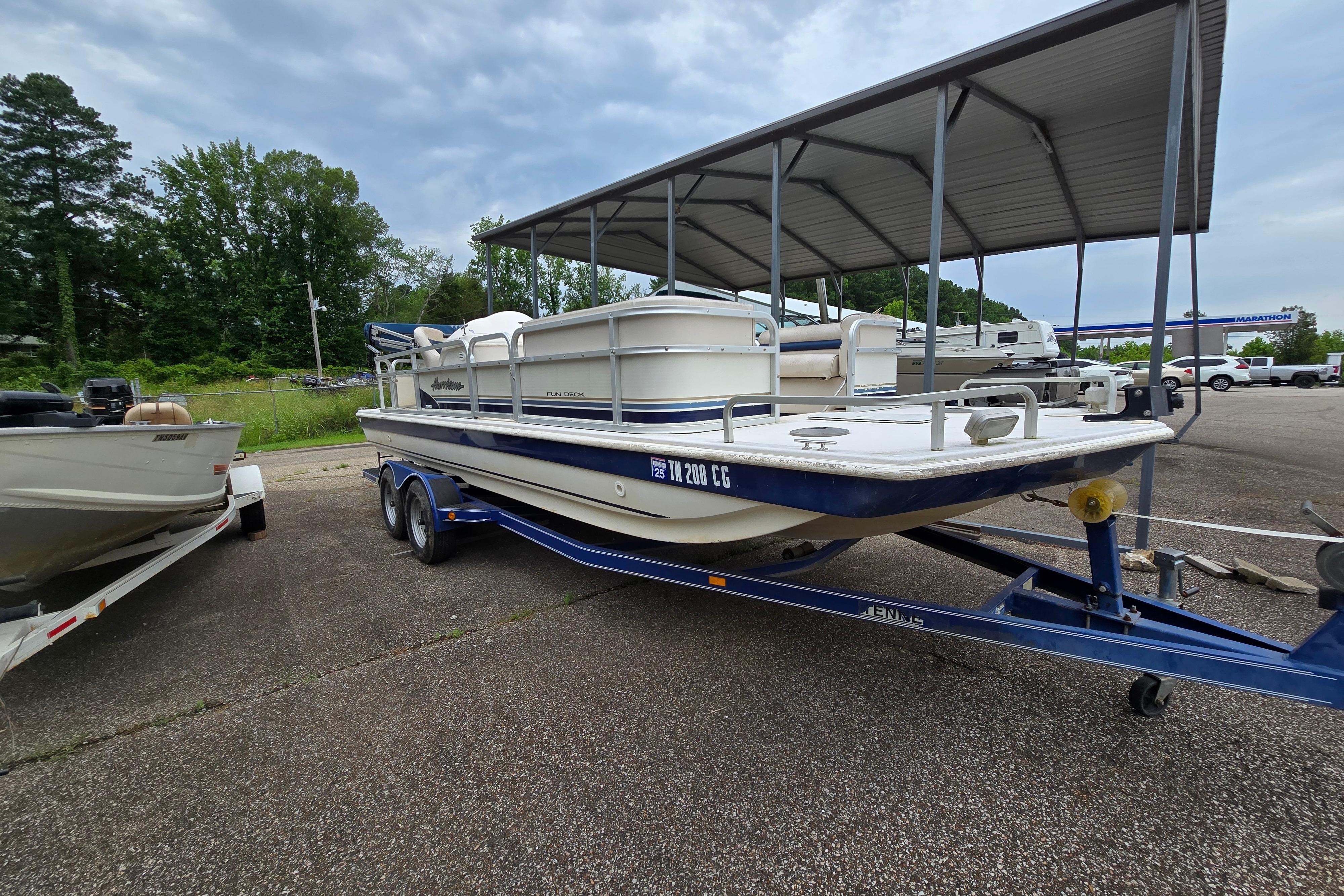 1999 Hurricane 226R