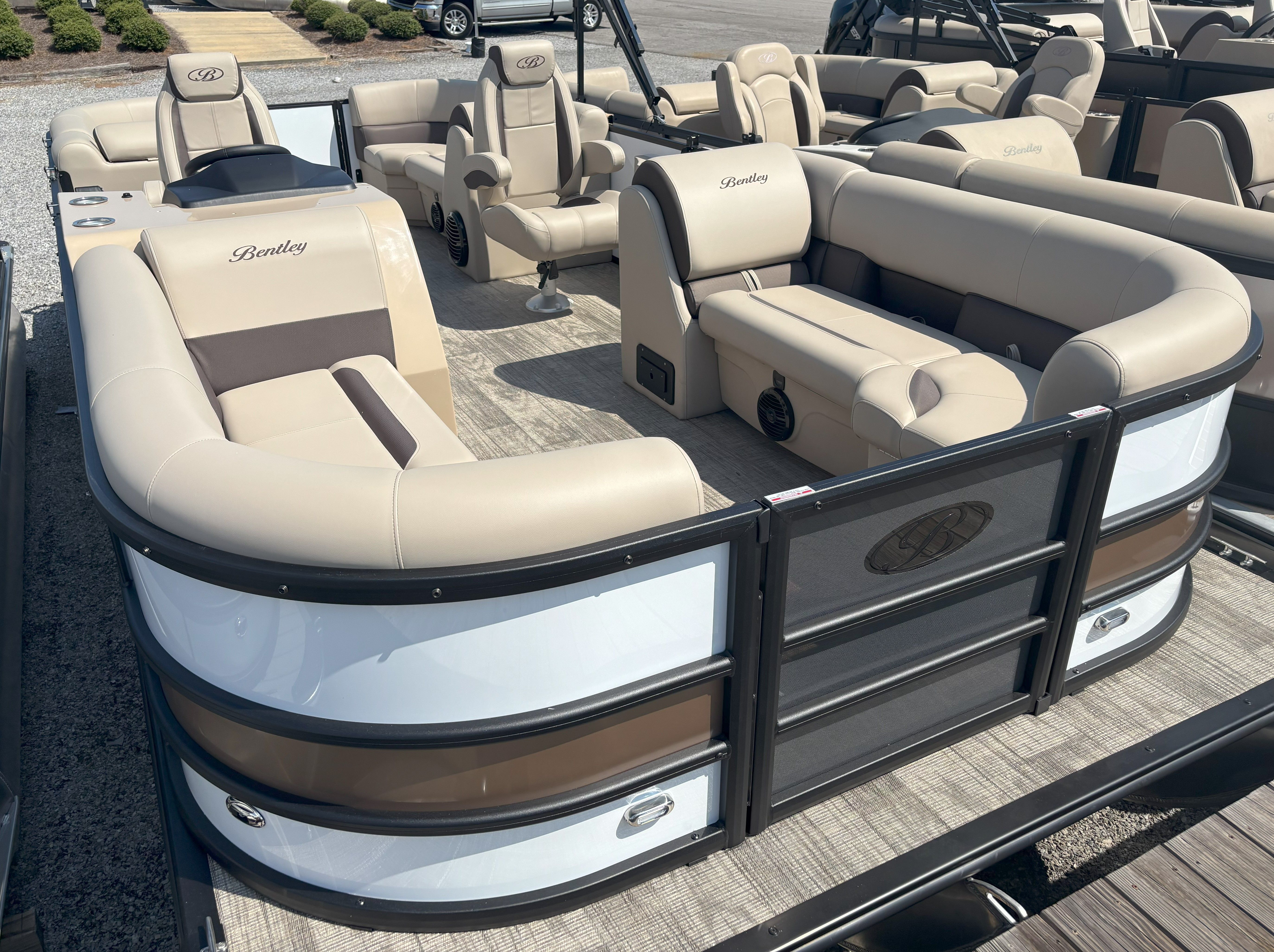 2026 Bentley Pontoons Legacy 223 Navigator