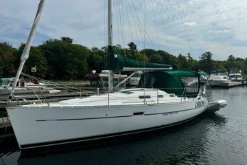 2004 Beneteau 323