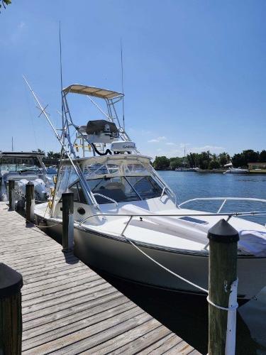 2002 Albemarle 285 Express Fisherman