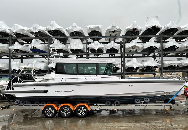 2023 Axopar 28' Cabin