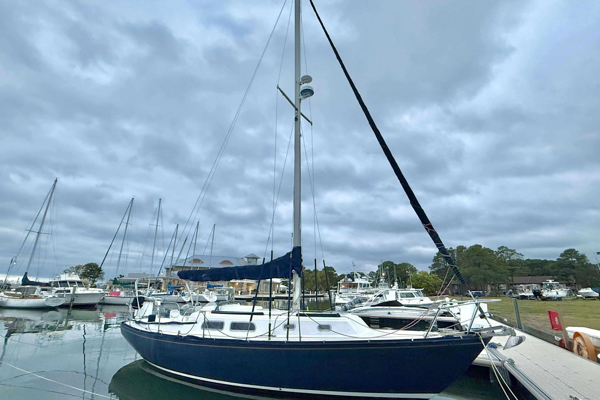 1976 Pearson 35