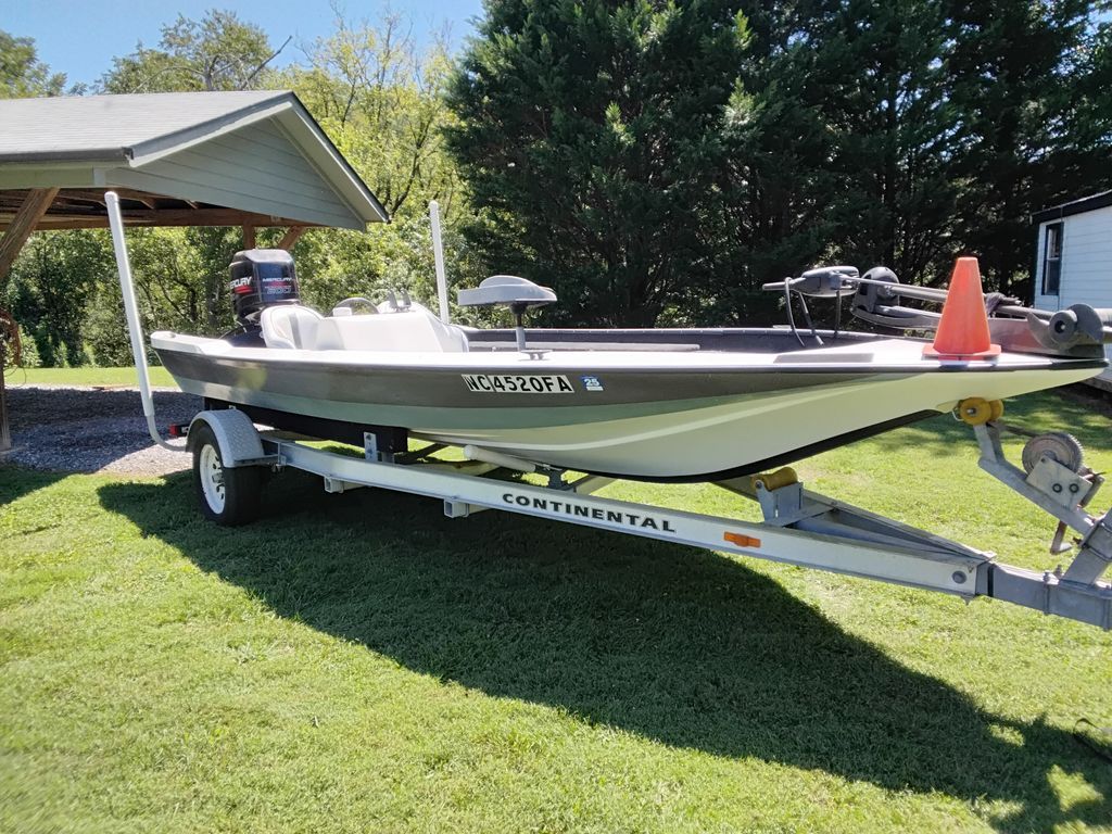 1987 Storm Boats Bass Boat