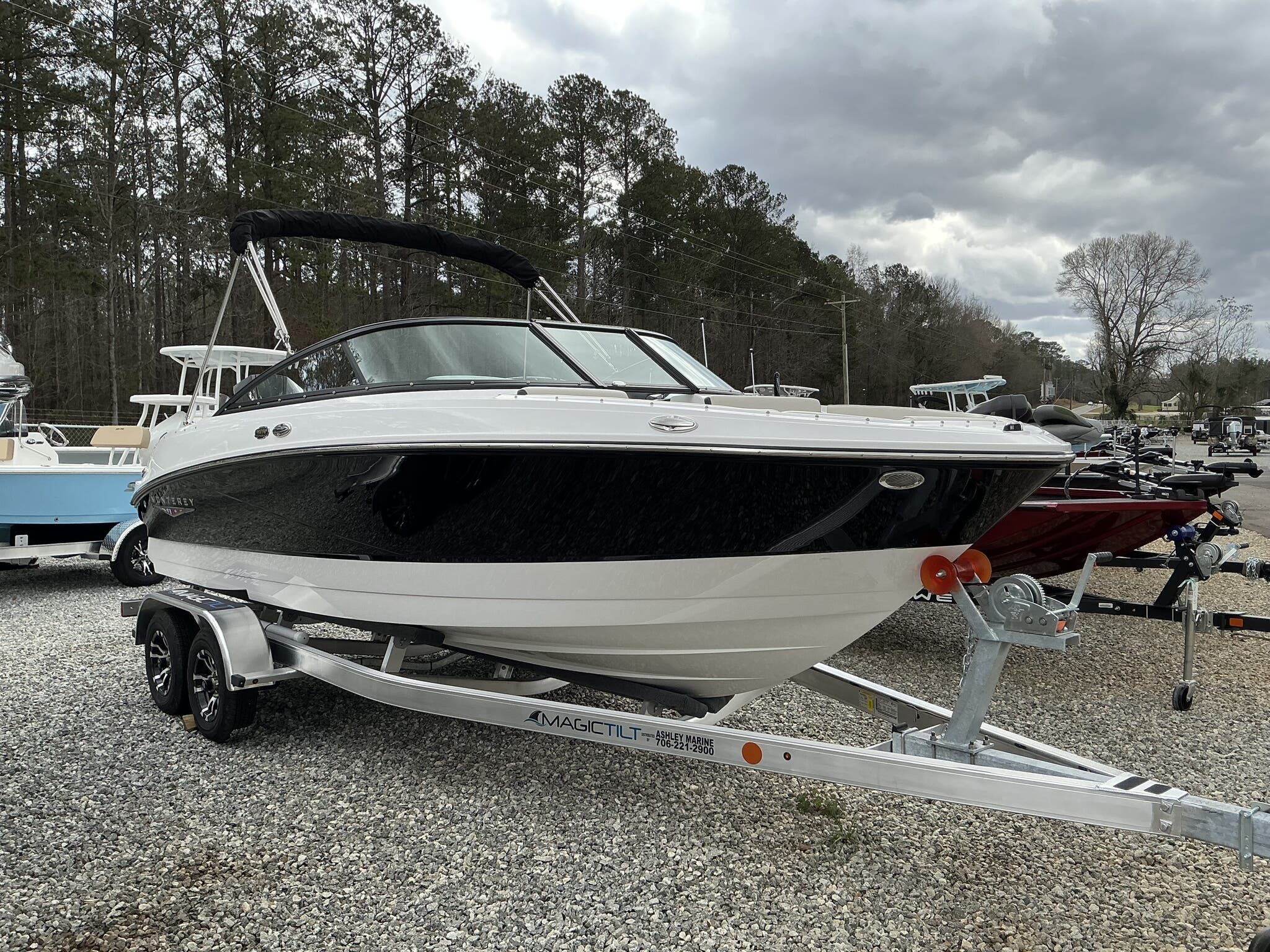 2025 Monterey M Series (Outboard) M-205