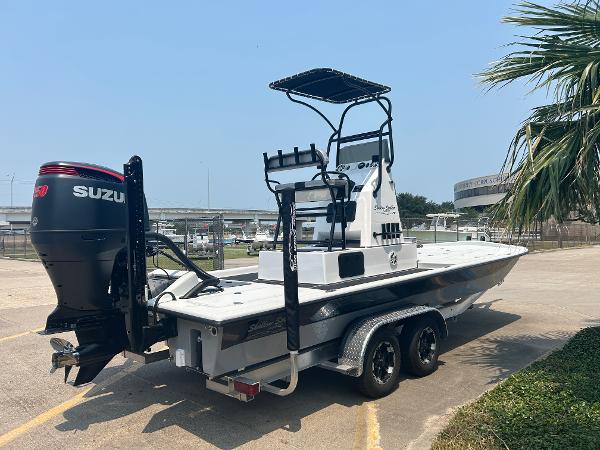 2025 Shallow Stalker 240 RC Elite