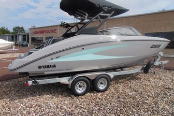 2026 Yamaha Boats 255XD