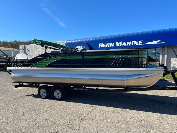 Bennington L Line 2023 Bennington L Line pontoon boat at Hern Marine dealership.