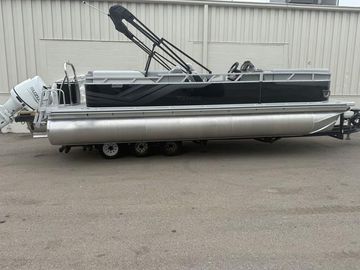 2025 Tahoe Sport 2385 QL