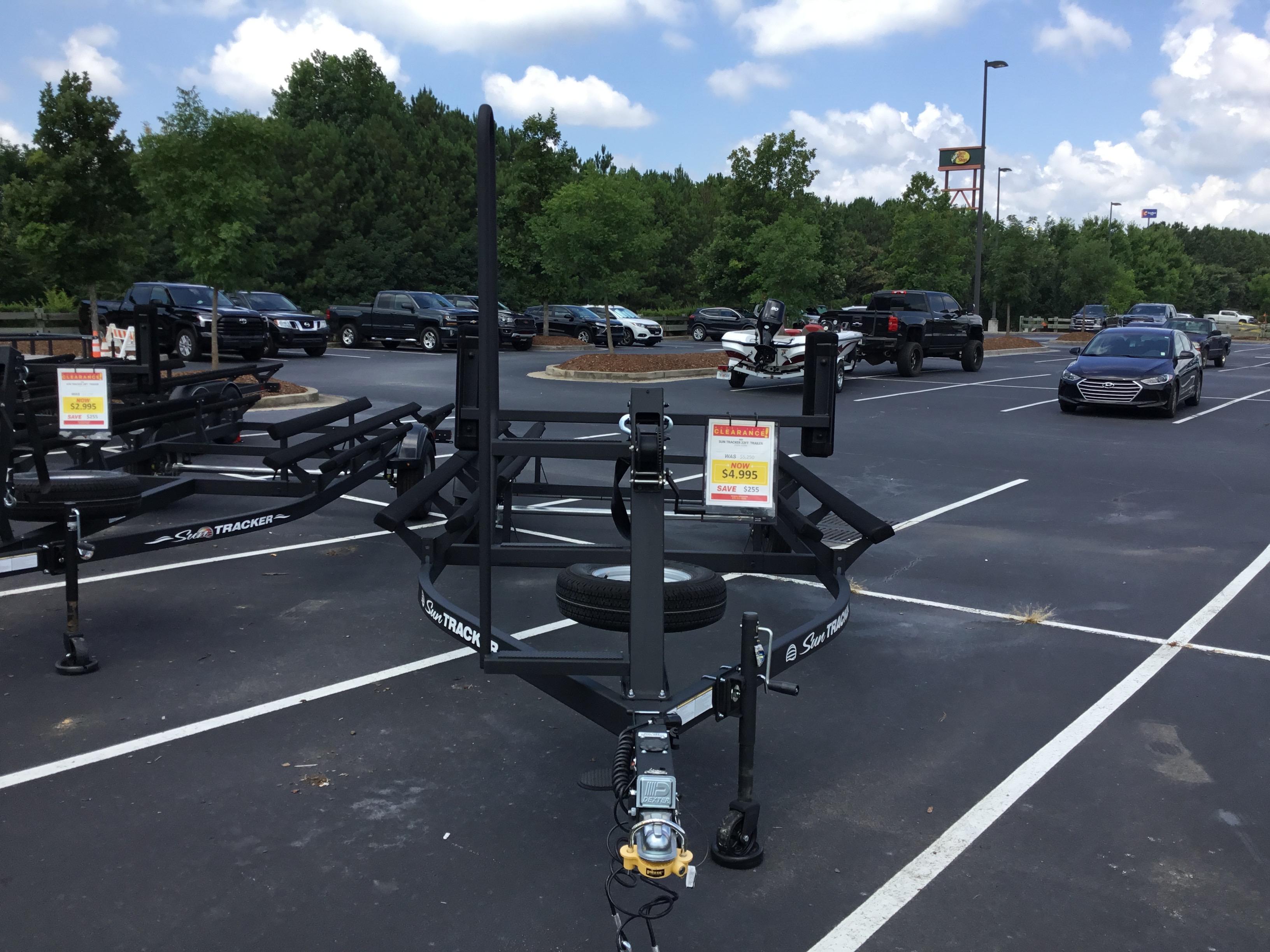 2025 Sun Tracker 22ft Pontoon trailer