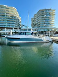 2025 Tiara Yachts 43 LE