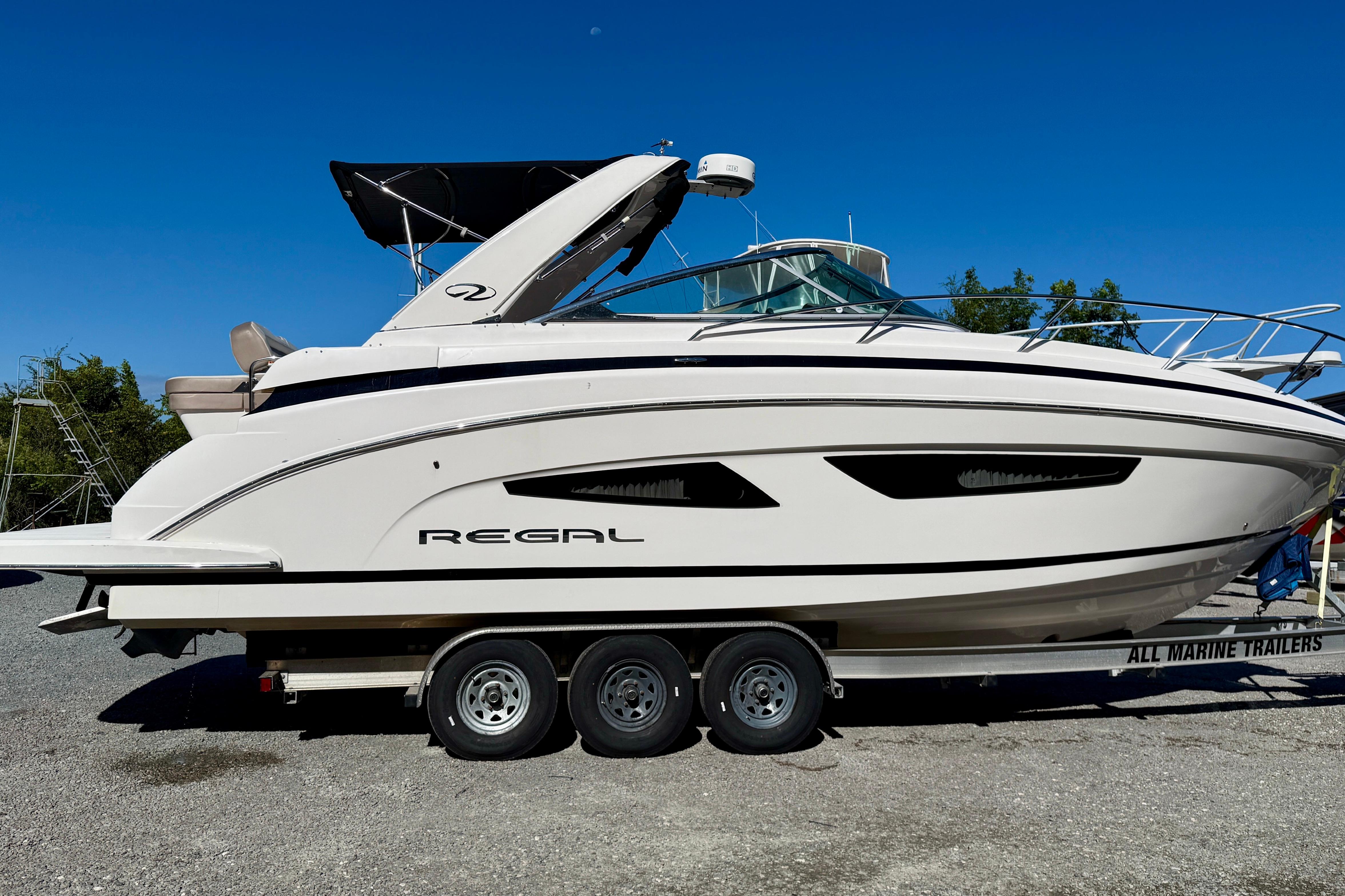 2017 Regal 32 Express