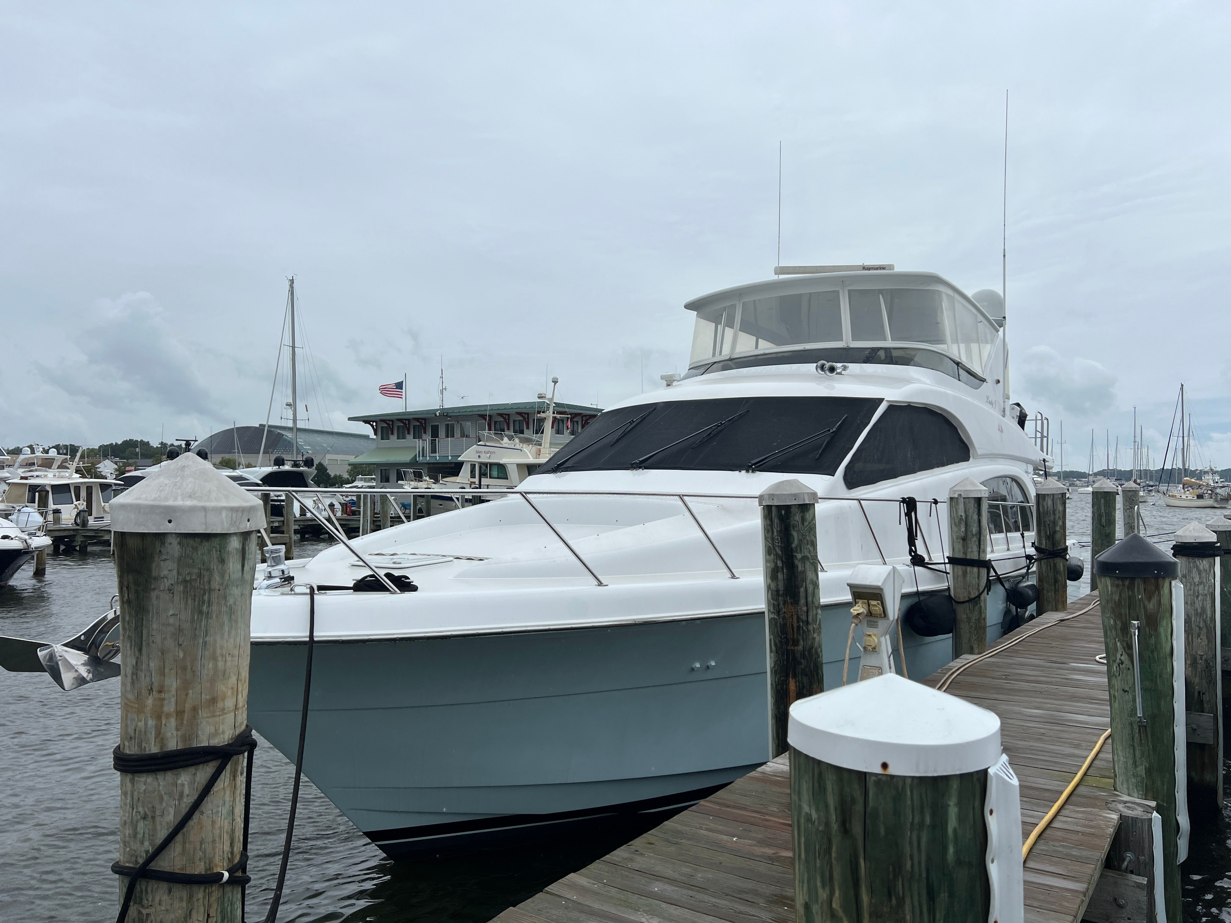 2008 Hatteras 64 Motor Yacht