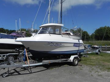 2006 Quicksilver 500 Pilothouse