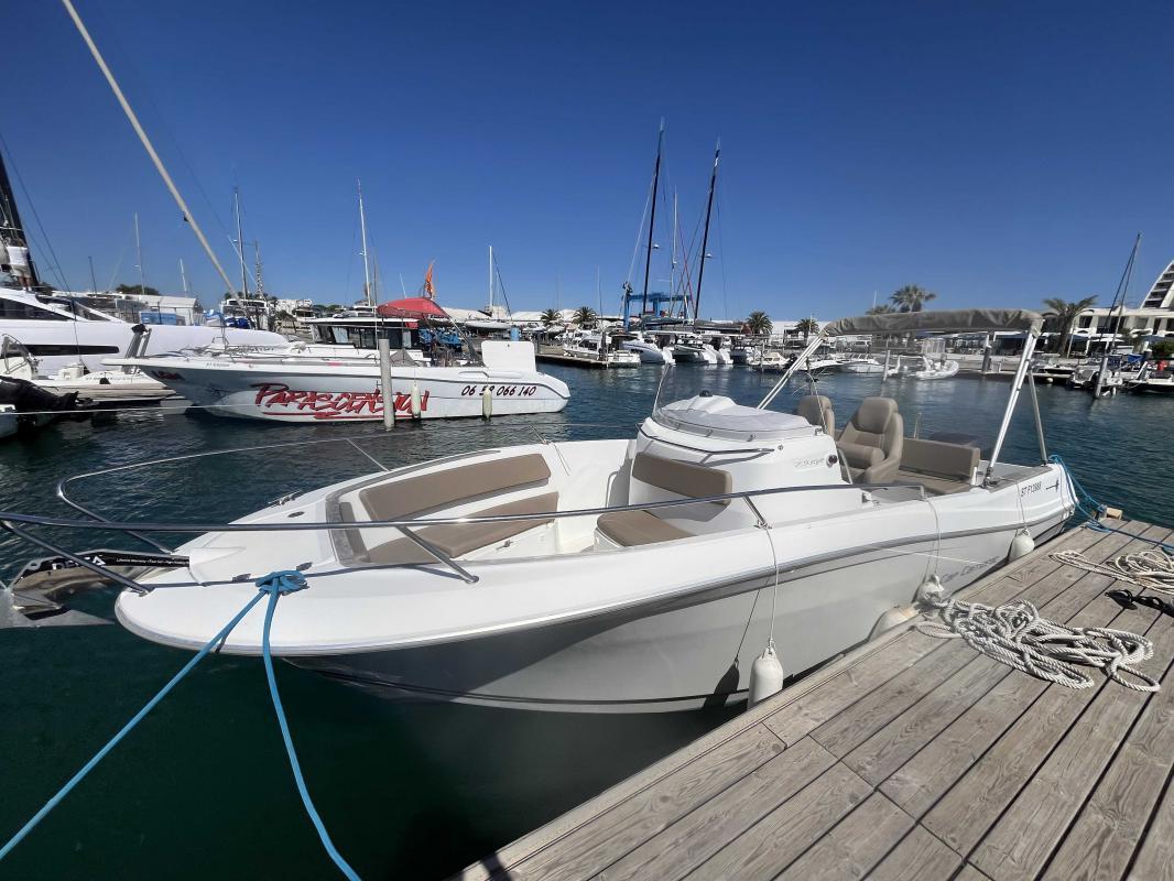2014 Jeanneau Cap Camarat 7.5 CC