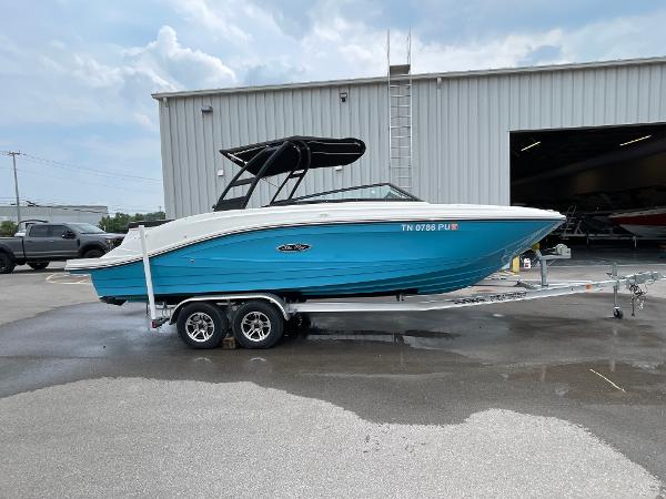 2023 Sea Ray SPX 230