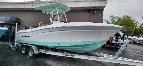 2025 NauticStar 222 Offshore