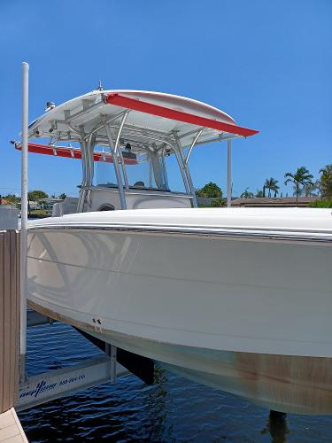 2016 Robalo R300 Center Console