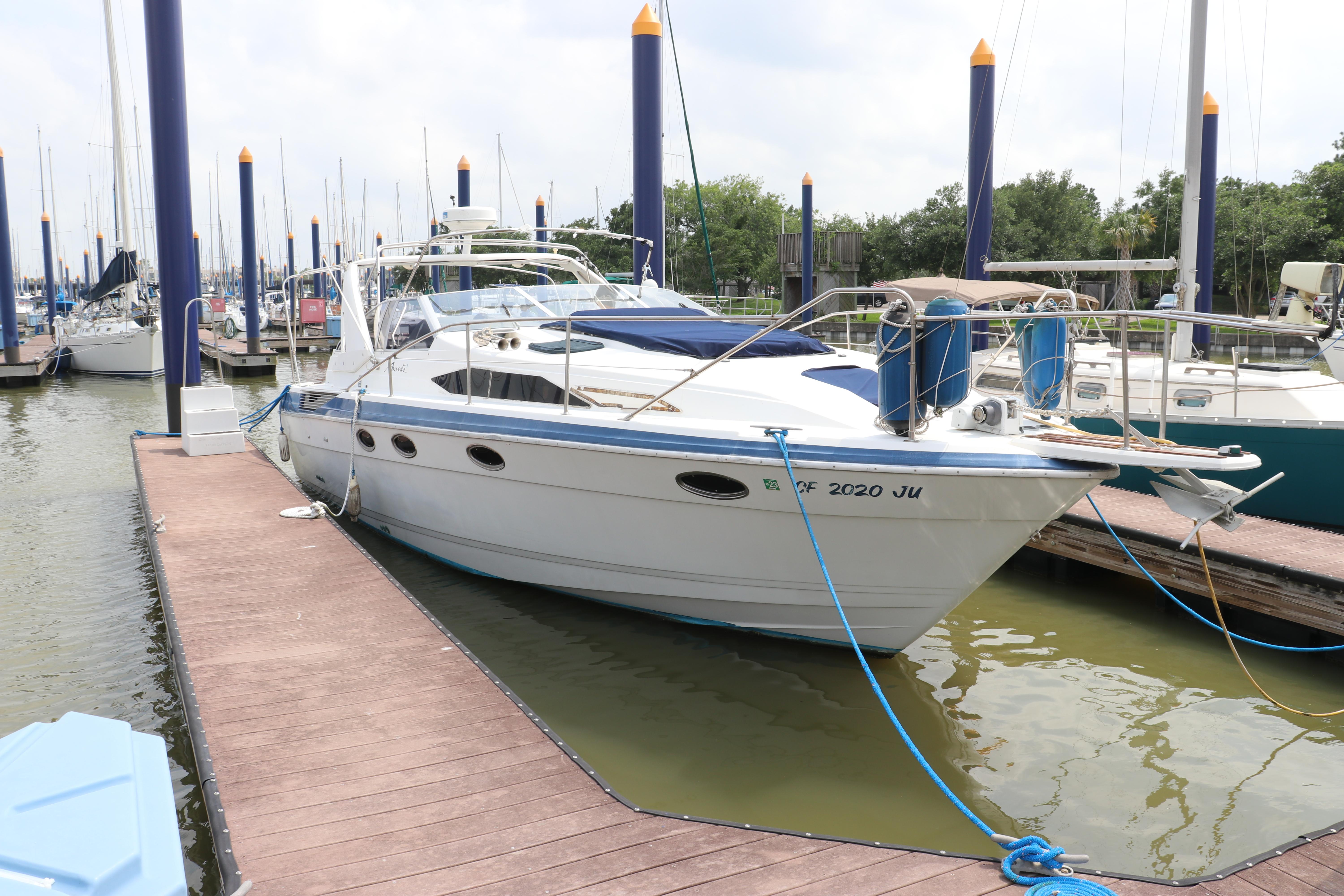 1988 Bayliner 3250 Avanti, Clear Lake Shores United States - boats.com