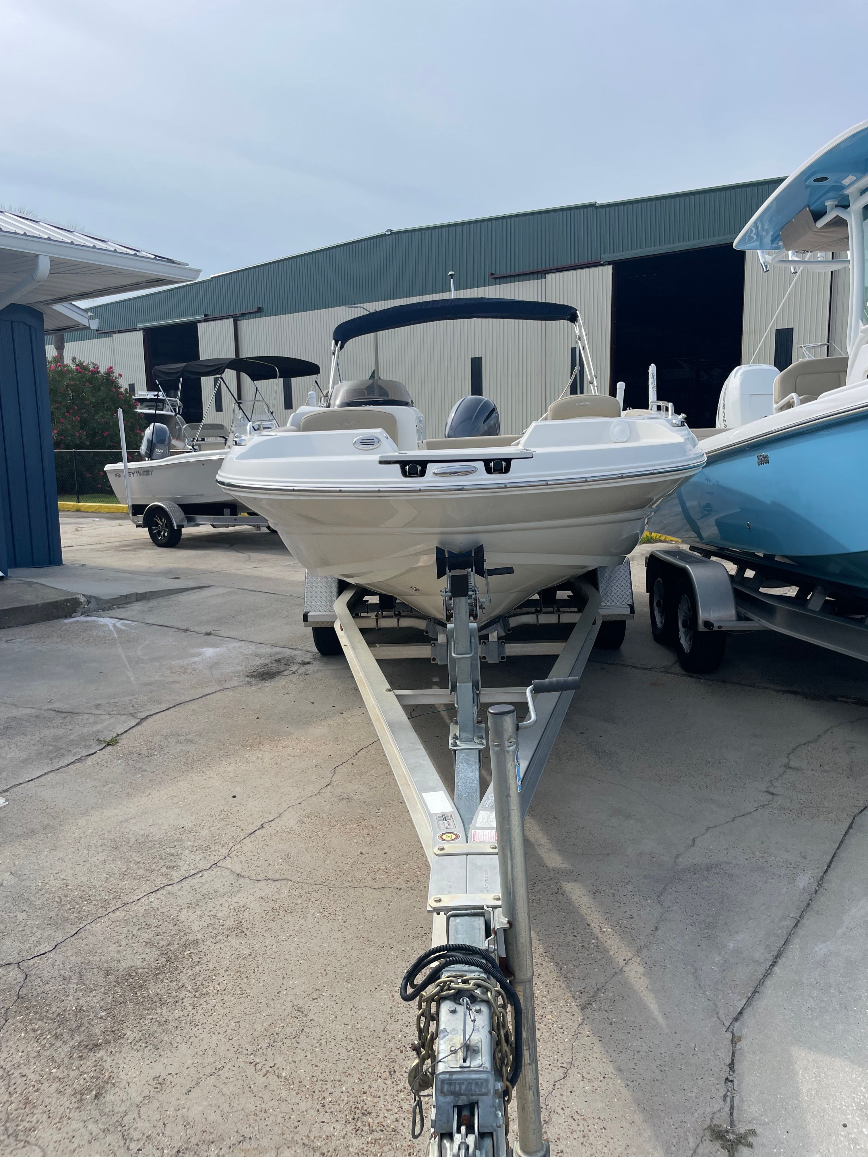 Stingray 212 SC 2019 STINGRAY 212 SC - Image 1