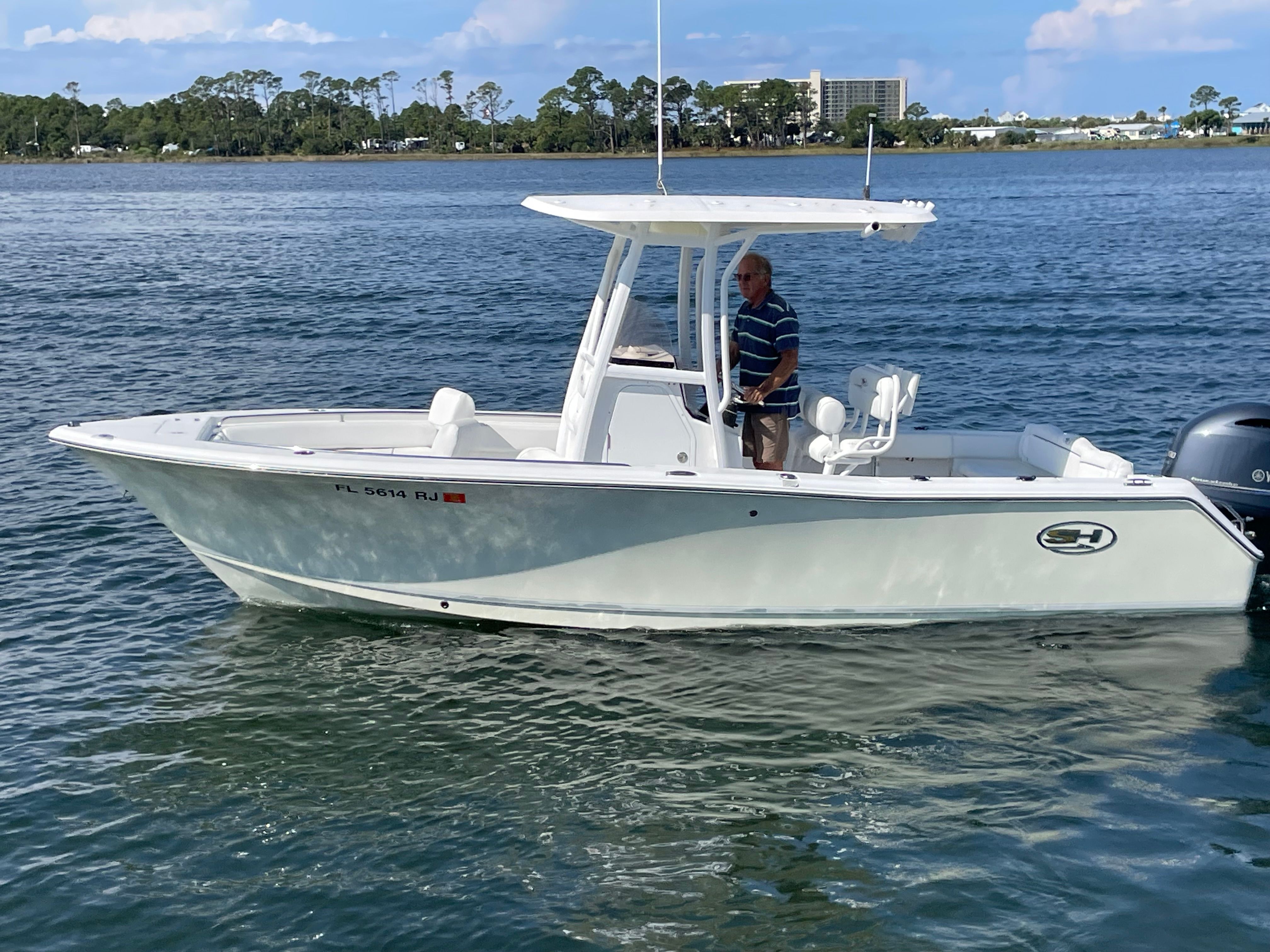 2017 Sea Hunt 225 Ultra