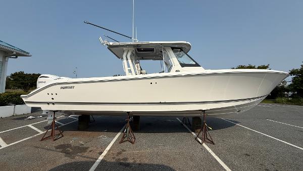 2025 Pursuit S 328 Sport