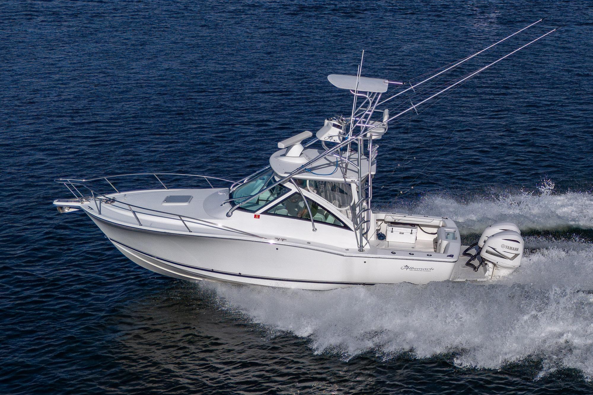 Albemarle 290 Express Fisherman 2018 Albemarle 290 Express Fisherman boat cruising on open water.