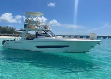 2016 Boston Whaler 420 Outrage
