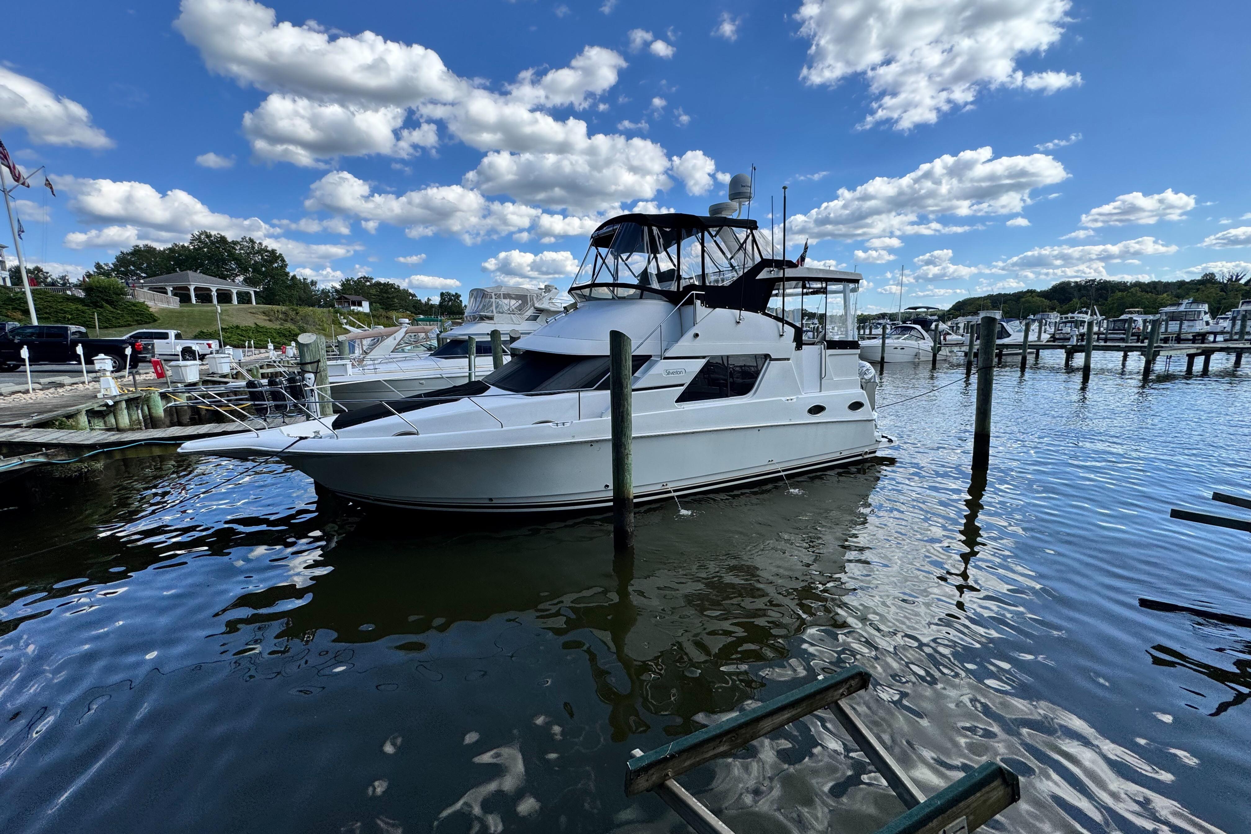 1996 Silverton 372 Motor Yacht