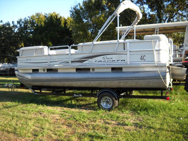 Voyager Super Center Console: Fishing Pontoon Review - boats.com