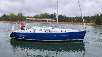 2004 Beneteau Oceanis Clipper 323