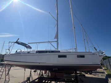 2019 Beneteau Oceanis 35.1